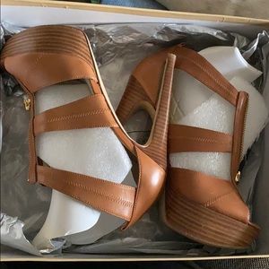 Brand new MK leather Berkley platform heels